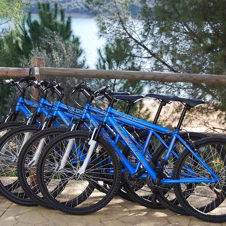 Camping Valdearenas Iznajar Ngoại thất bức ảnh