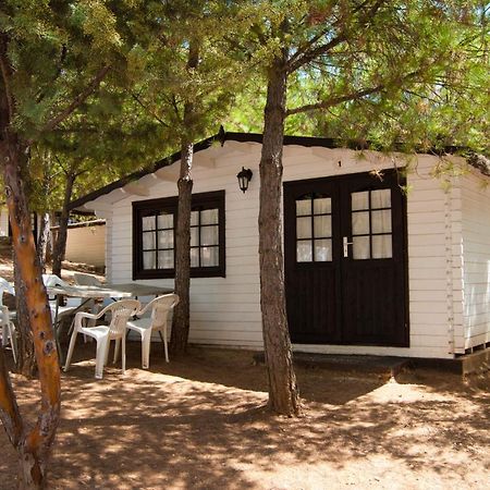 Camping Valdearenas Iznajar Ngoại thất bức ảnh