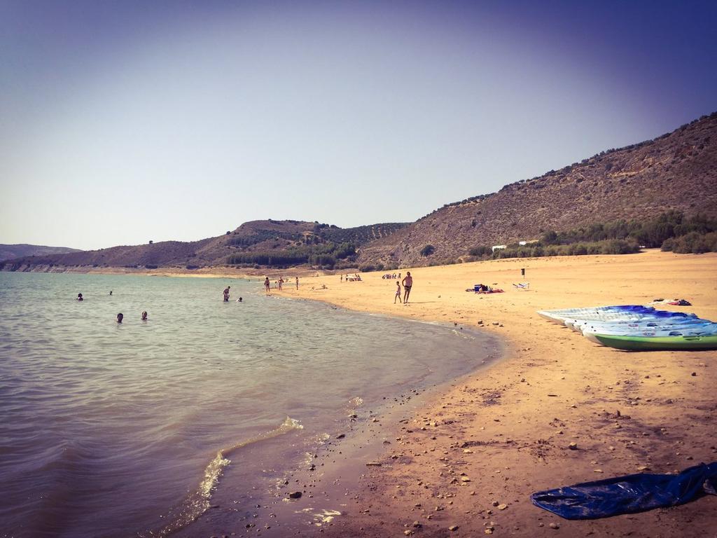 Camping Valdearenas Iznajar Ngoại thất bức ảnh