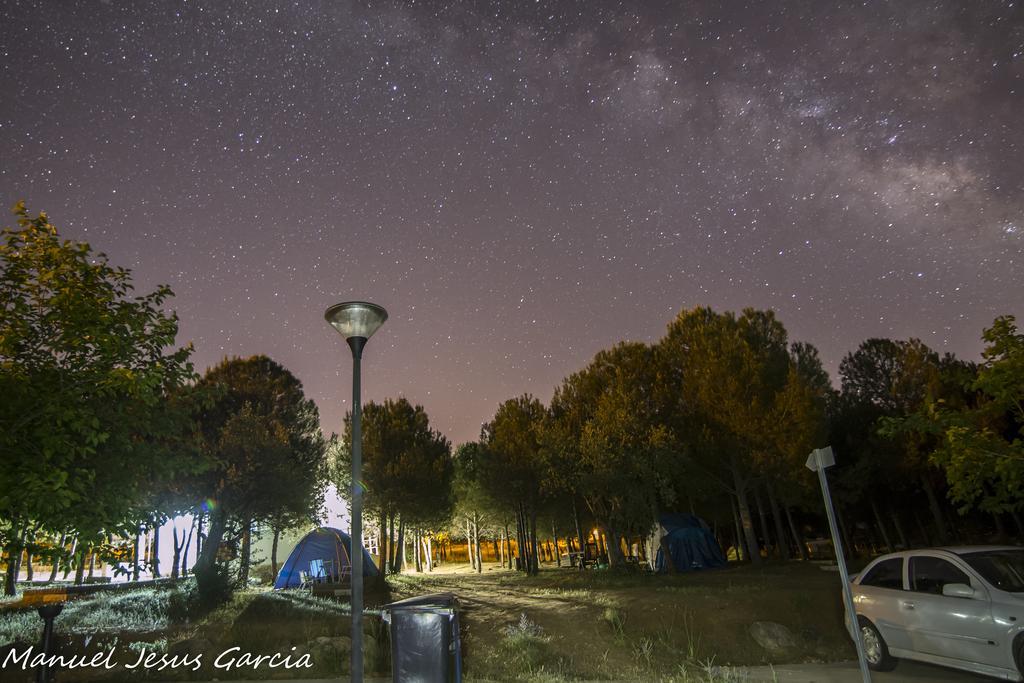 Camping Valdearenas Iznajar Ngoại thất bức ảnh