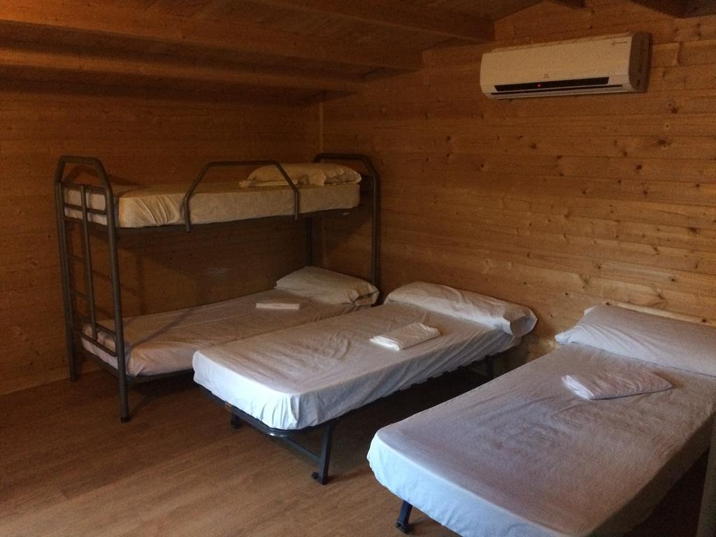 Camping Valdearenas Iznajar Ngoại thất bức ảnh