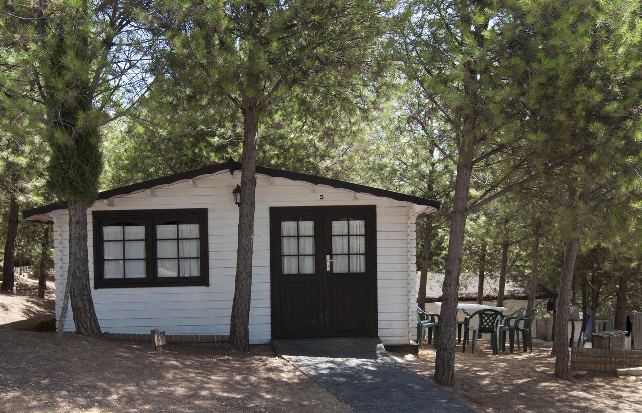 Camping Valdearenas Iznajar Ngoại thất bức ảnh