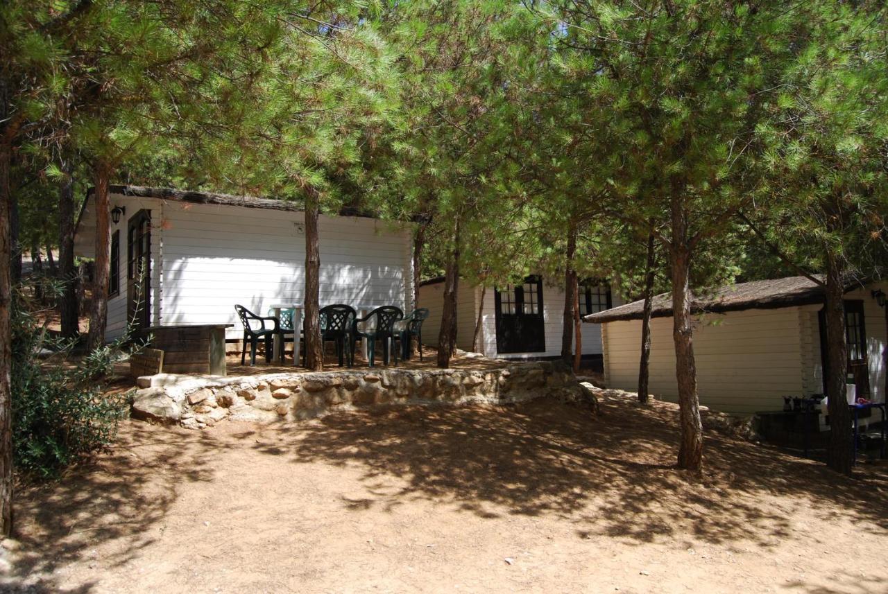 Camping Valdearenas Iznajar Ngoại thất bức ảnh