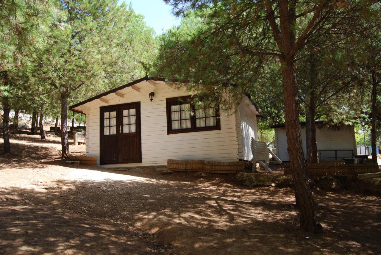 Camping Valdearenas Iznajar Ngoại thất bức ảnh