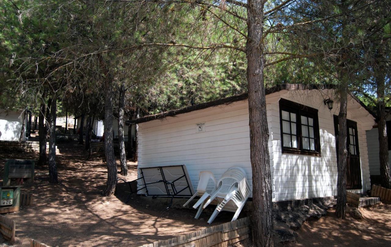 Camping Valdearenas Iznajar Ngoại thất bức ảnh